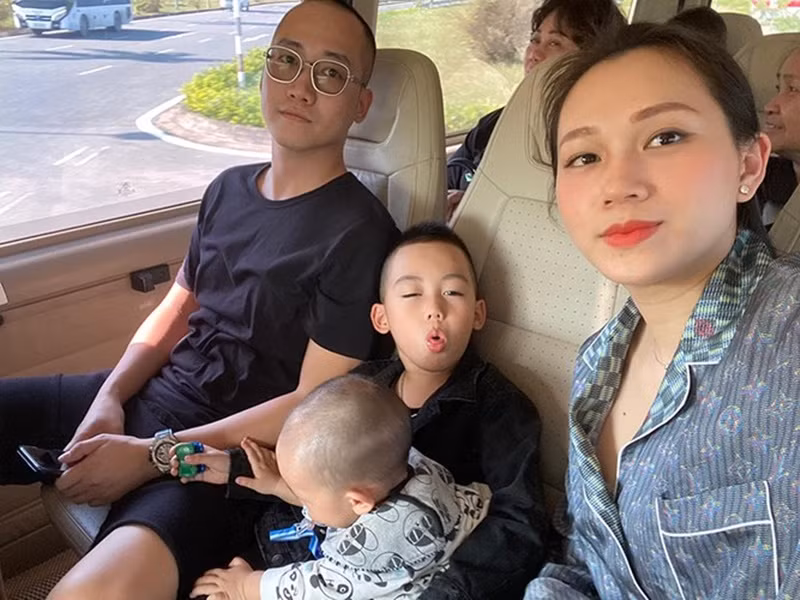 Siêu mẫu gốc Hậu Giang sinh con trai đầu lòng năm 2015. 4 năm sau đó, Ngọc Thạch có thêm một bé trai. Ảnh: FB Ngọc Thạch.