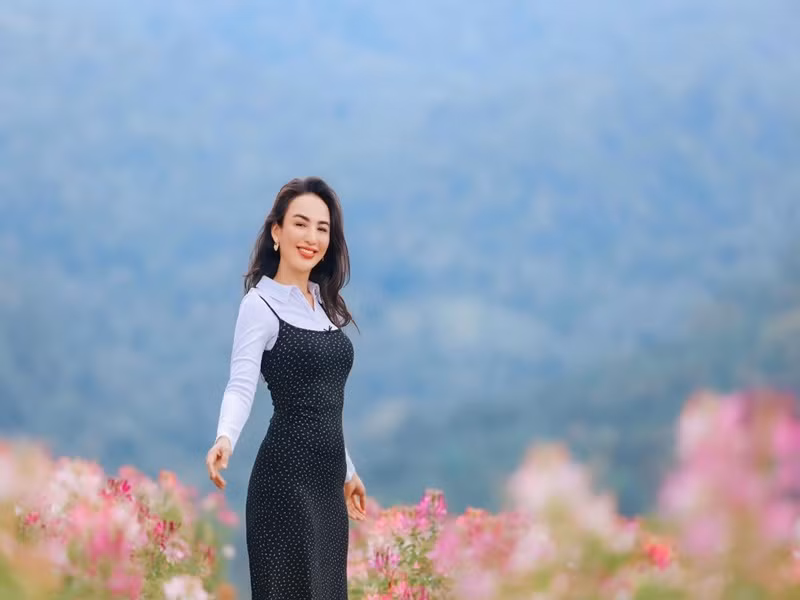 Vào tháng 4/2019, Hoa hậu Ngọc Diễm chia sẻ hình ảnh thẻ đăng ký hiến tạng cùng lời chia sẻ lời bài hát "Sống như những đóa hoa". Ảnh: FB Ngọc Diễm.