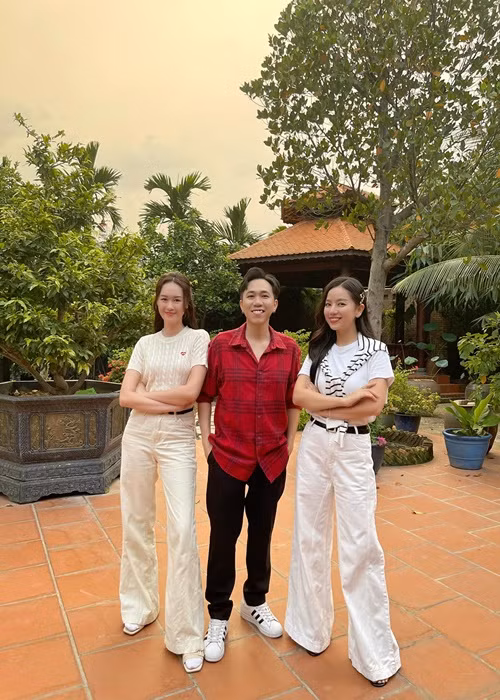 Quỳnh Anh hạnh phúc bày tỏ sau đám cưới: "Anh hạnh phúc quá! Vì có em. Tối qua anh ấy bật dậy anh ấy nói vậy đó". Ảnh: FB Anh Đức.