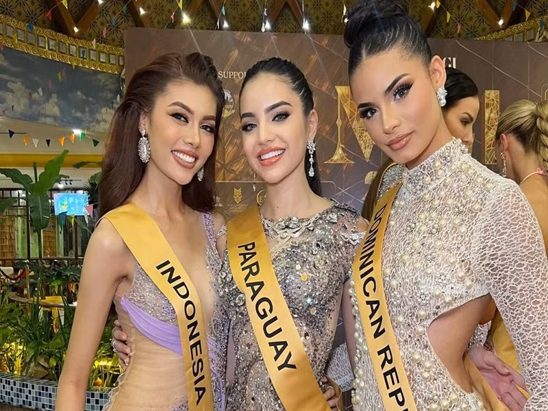 Nova đọ sắc cùng mỹ nhân Paraguay và CH Dominica. Ảnh: Instagram Nova Liana.