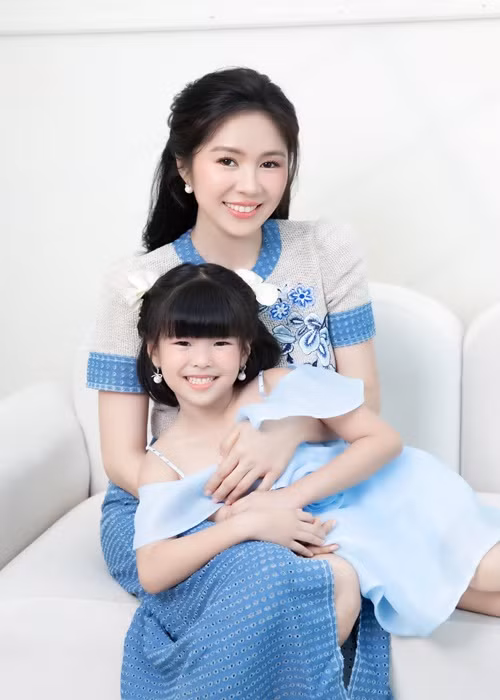 Bé Bông ngày càng xinh xắn, đáng yêu.