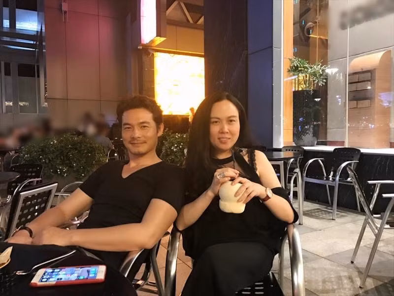 Phượng Chanel là đại gia có tiếng còn Quách Ngọc Ngoan hoạt động trong giới giải trí. Cặp đôi gắn bó sau khi Quách Ngọc Ngoan ly hôn. Ảnh: FB Phượng Chanel.
