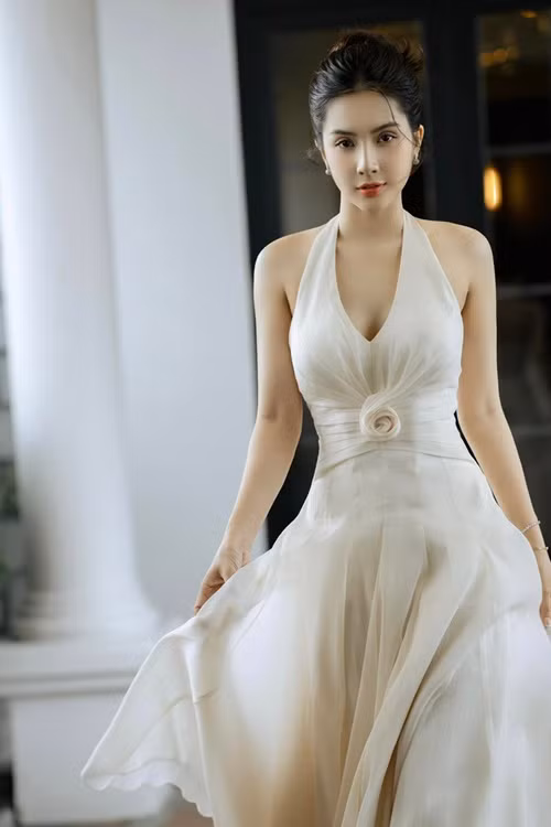 Thiên An tập trung làm việc, chăm sóc con gái.