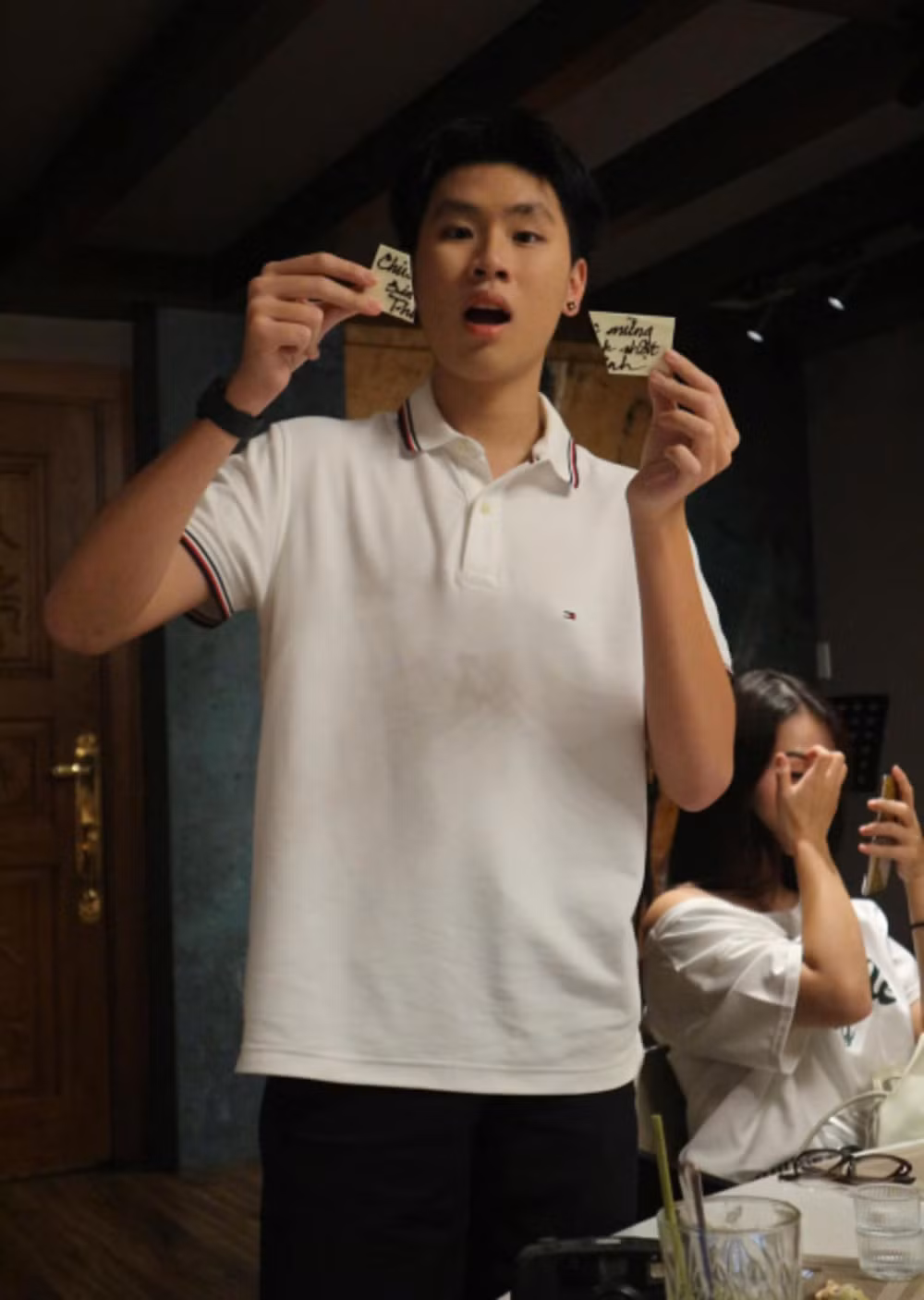 Kim Thư mới đây chia sẻ hình ảnh mới nhất về Ơ Rô trong ngày sinh nhật của con. Dưới phần bình luận, bạn bè và người hâm mộ đều khen ngợi và bất ngờ với ngoại hình như người mẫu của chàng trai.