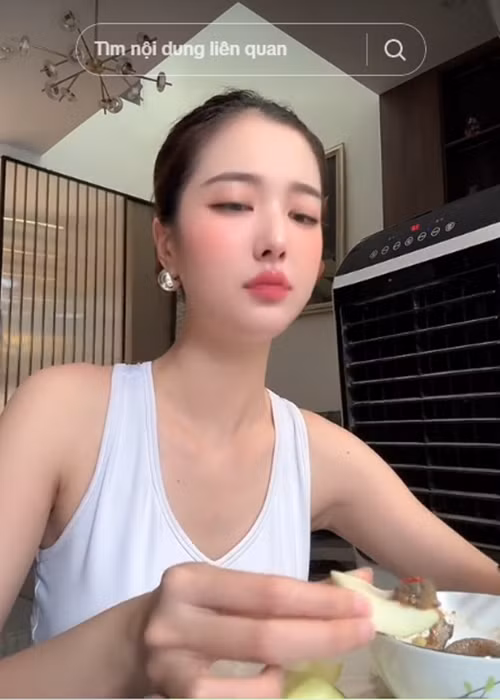 Tuệ Như tự lên thực đơn ăn uống lành mạnh cho hai vợ chồng. Ảnh: TikTok Tuệ Như.