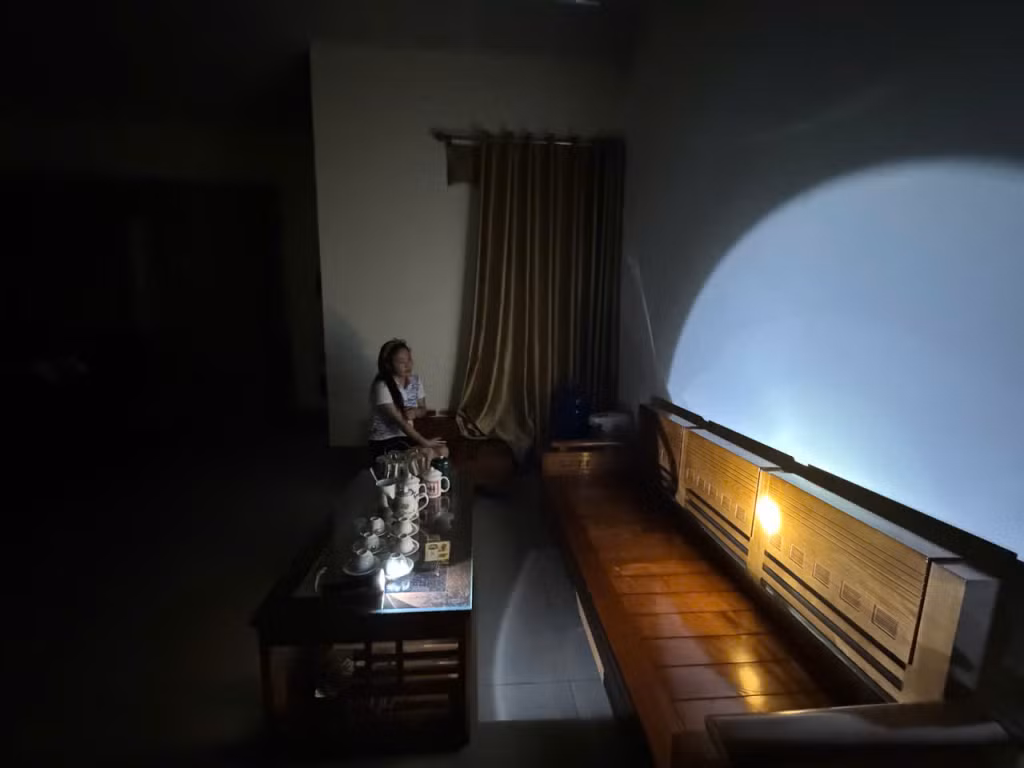 Bão số 3 vào Vịnh Bắc Bộ, Bạch Long Vĩ gió mạnh cấp 12 - Hình 3 Bao so 3 vao Vinh Bac Bo, Bach Long Vi gio manh cap 12-Hinh-3