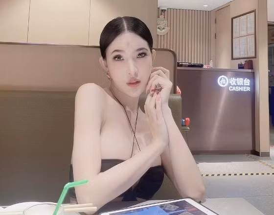 “Hot girl” DJ Bé Vi bị bắt “Hot girl” DJ Be Vi bi bat