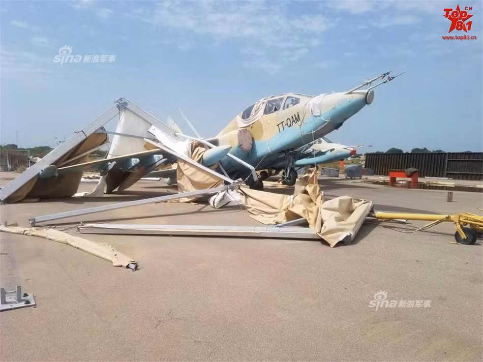 Phần lớn lực lượng trên của Không quân Cộng hòa Chad đều được đồn trú tại căn cứ sân bay N'Djamena nằm ở phía tây thủ đô của nước này. Cơn bão lớn đã làm gần như toàn bộ các máy bay tại sân bay này bị hư hại nghiêm trọng, dù chưa có thống kê chính thức nhưng rất có khả năng trong số các máy bay đó có những chiếc đã hư hỏng hoàn toàn. Nguồn ảnh: Top81.