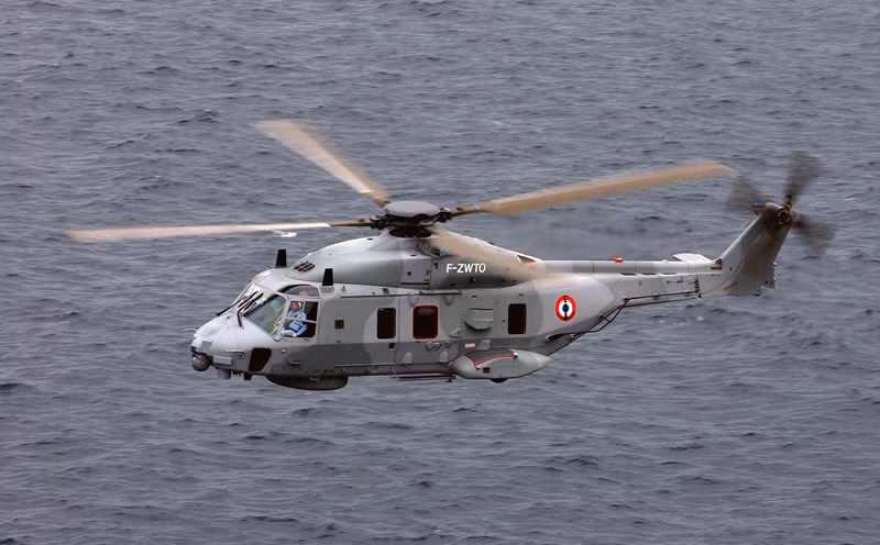 Tốc độ tối đa của trực thăng NH 90 lên tới khoảng 300 km/h, tầm hoạt động khoảng 800 km với phiên bản vận tải và 1000 km với phiên bản săn ngầm. Trần bay của chiếc trực thăng liên doanh này đạt 6000 mét. Nguồn ảnh: Defense.