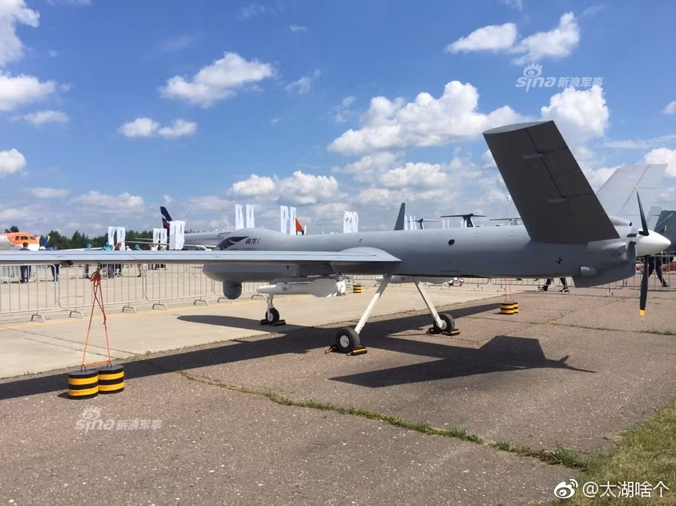 Vì là một chiếc máy bay không người lái hoạt động ở độ cao trung bình nên Wing Loong 1 chỉ bay được ở độ cao tối đa khoảng 5000 mét. Nguồn ảnh: Sina.