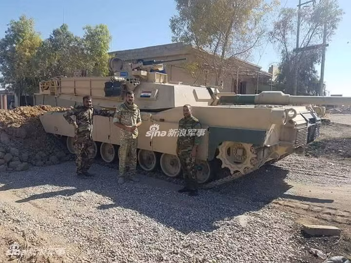 Xe tăng M1A1M của lực lượng thiết giáp Iraq tưởng chừng như đã "tuyệt chủng" vẫn còn xuất hiện trên chiến trường Mosul. Nguồn ảnh: Cell.