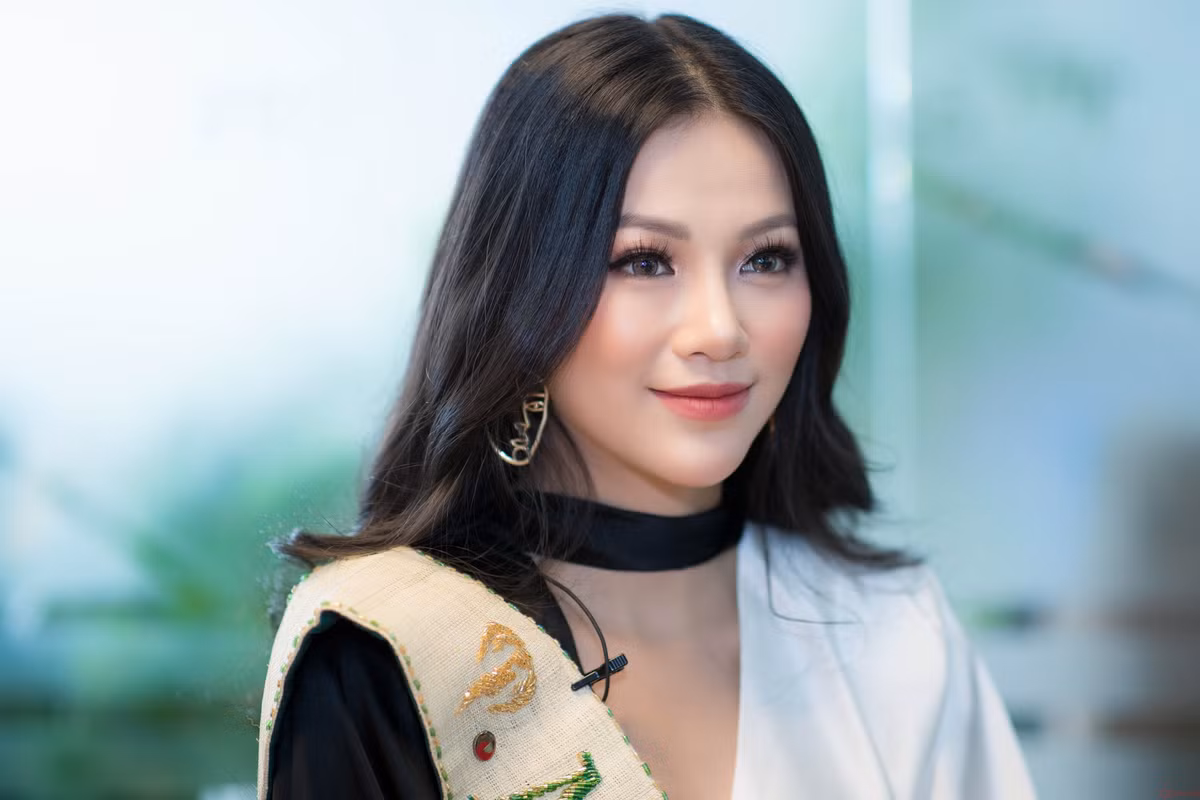 Scandal nối tiếp chỉ chưa đầy 1 năm sau đăng quang, người đẹp Bến Tre ngày càng mất điểm trong mắt công chúng.