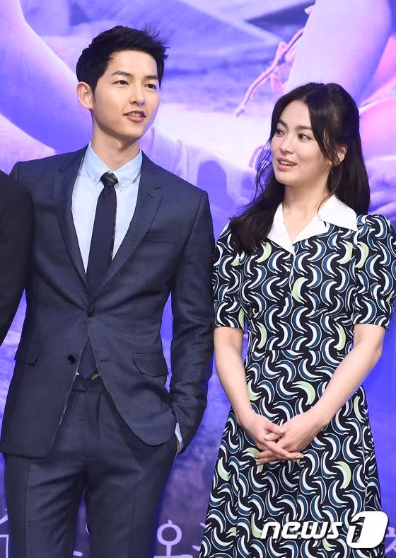 Song Joong Ki rung toc toi hoi dau vi ap luc hon nhan-Hinh-2
