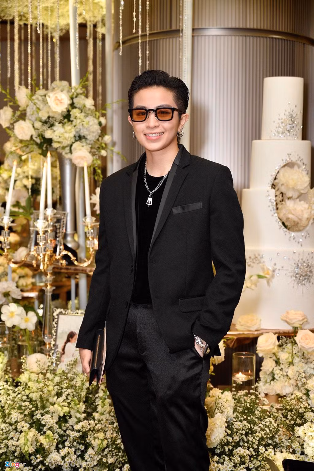 Gil Lê "chuẩn men" trong bộ vest đen và phong cách tomboy.