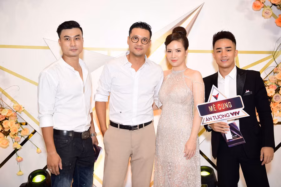 Vợ chồng Đan Lê, Khải Anh cùng diễn viên phim Mê Cung.