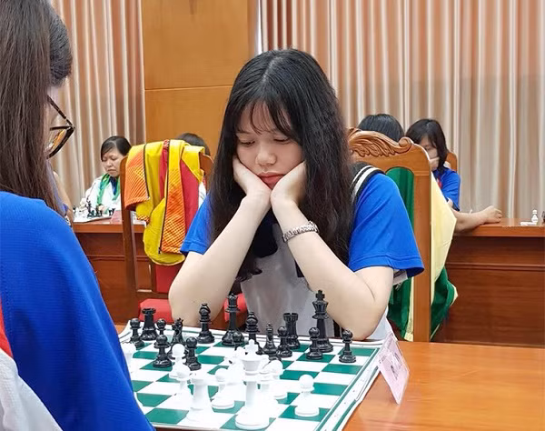 Tuyen co “oc” Viet Nam co dan nguoi dep ra quan san HCV SEA Games 32-Hinh-14