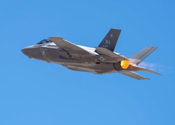 Trên thực tế, UAE, Arab Saudi và Qatar đều đã xếp hàng đặt mua máy bay F-35; tuy nhiên trong tương lai gần, các quốc gia này khó có thể mua ngay được máy bay F-35, vì hầu hết các quốc gia Trung Đông này đã mua vũ khí Nga. Nếu trong thời điểm này, Mỹ bán ngay máy bay F-35 cho các quốc gia Trung Đông trên, vấn đề này sẽ ảnh hưởng đến mối quan hệ giữa Mỹ và Thổ Nhĩ Kỳ. Với những rủi ro to lớn có thể xảy ra, hành động như vậy có khả năng làm Mỹ mất đi đồng minh quan trọng Thổ Nhĩ Kỳ.