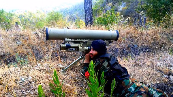 Tổ hợp tên lửa chống tăng 9K115-2 Metis-M do cục thiết kế KBP (Nga) phát triển và sản xuất từ năm 1992 cho Quân đội Nga. Metis-M đạt tầm bắn 80m tới 2km, dẫn đường qua dây, trang bị đầu nổ kiểu tandem xuyên giáp đồng nhất 900-950mm sau ERA.