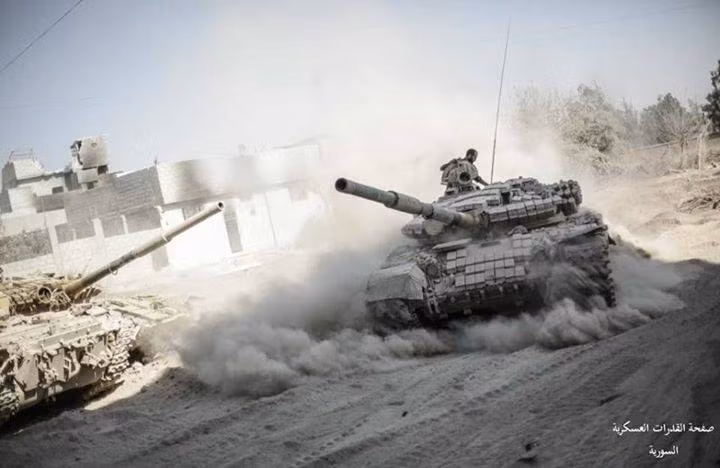 T-72AV được trang bị động cơ V-12 4 thì V-84MS công suất 840 mã lực cho phép di chuyển trên đường nhựa với tốc độ 60km/h, khả năng vượt địa hình tuyệt vời.