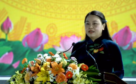 Từ tháng 10/2007 - 6/2008: Ủy viên Đoàn Chủ tịch Hội Liên hiệp Phụ nữ Việt Nam, Bí thư Đảng ủy, Phó Giám đốc Trường Cán bộ Phụ nữ Trung ương. Tháng 7/2008 - 02/2012: Ủy viên Đoàn Chủ tịch Hội Liên hiệp Phụ nữ Việt Nam, Giám đốc Trường Cán bộ Phụ nữ Trung ương, Bí thư Đảng ủy Trường Cán bộ Phụ nữ Trung ương, Ủy viên Ban Thường vụ Đảng ủy cơ quan trung ương Hội (tháng 7/2010).