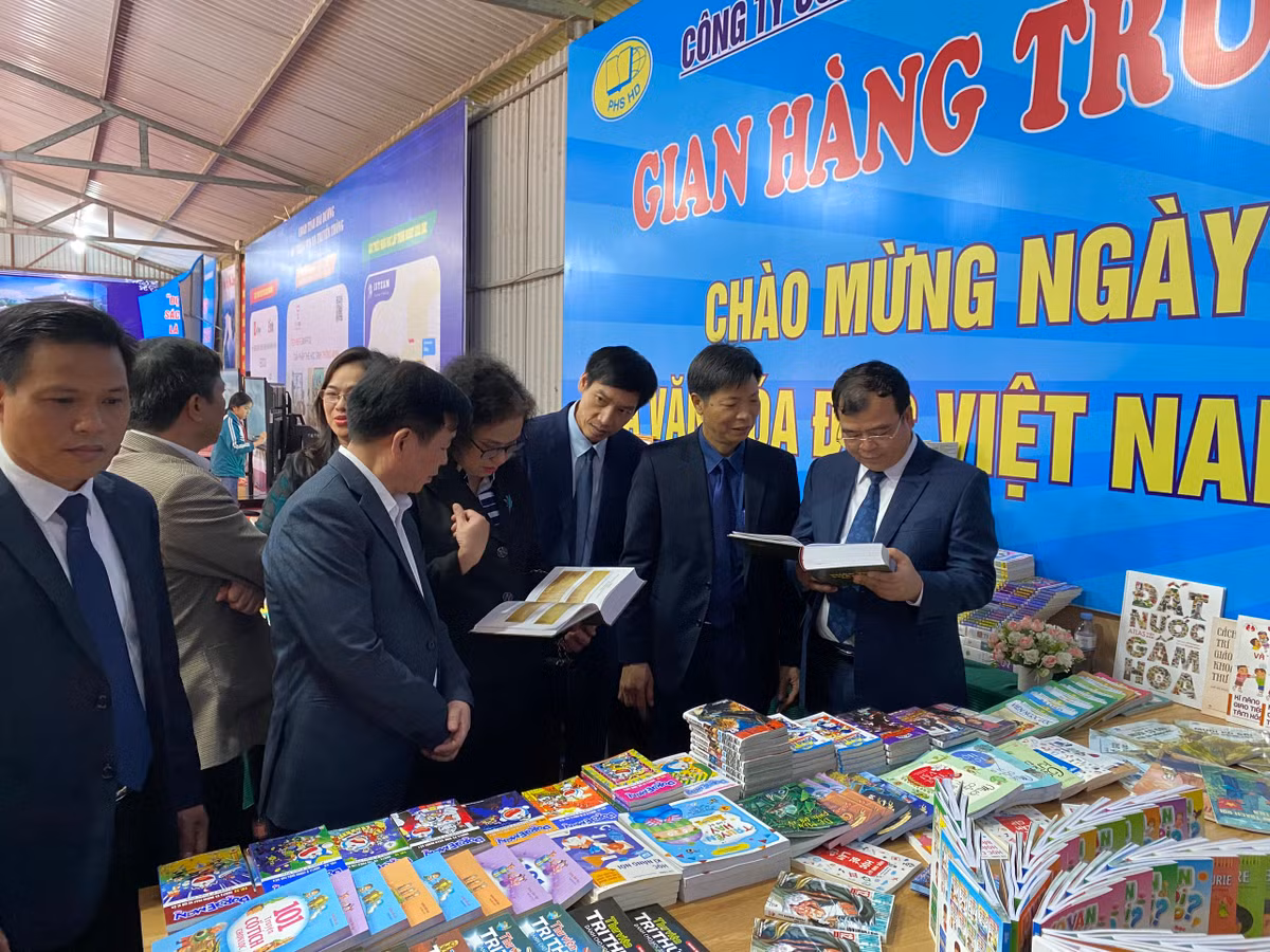 Hai Duong: Xay dung van hoa doc tro thanh net dep trong doi song-Hinh-4