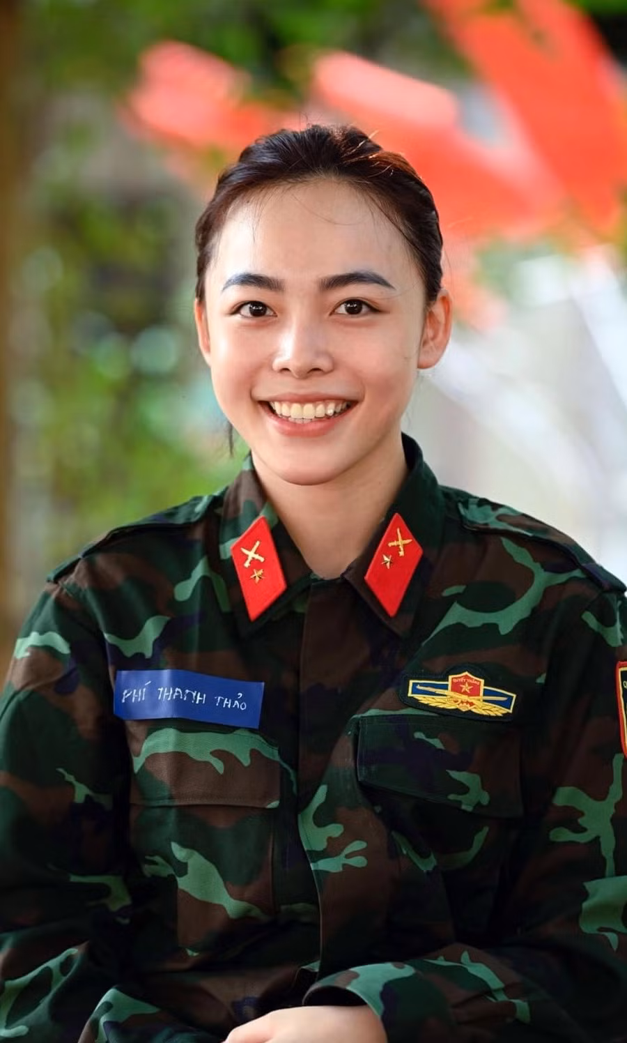 Dù được xem là một trong những niềm hy vọng vàng của thể thao Việt Nam, thế nhưng Phí Thanh Thảo gây bất ngờ khi quyết định tạm gác lại sự nghiệp VĐV. Cô viết đơn tình nguyện lên đường nhập ngũ vào đầu năm 2023. 