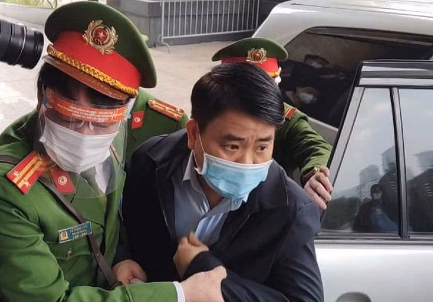 Đến nay, ông Chung bị tuyên phạt và đang thi hành tổng cộng 12 năm tù tại 3 vụ án trên và vừa bị khởi tố, điều tra liên quan vụ án công ty cây xanh Hà Nội.