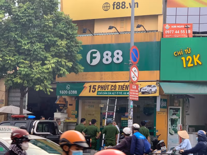 Khởi tố 10 trưởng nhóm, nhân viên F88 tại TP HCM Khoi to 10 truong nhom, nhan vien F88 tai TP HCM