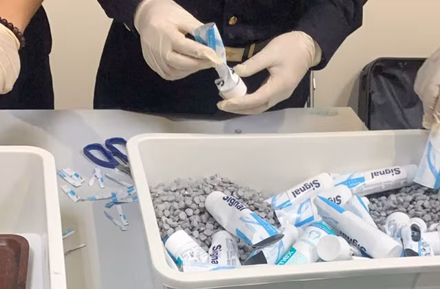 Công an đang tập trung xác minh, điều tra về lời khai của 4 nữ tiếp viên, những người liên quan và truy tìm người nhận hàng tại Việt Nam, để làm rõ bản chất vụ việc.