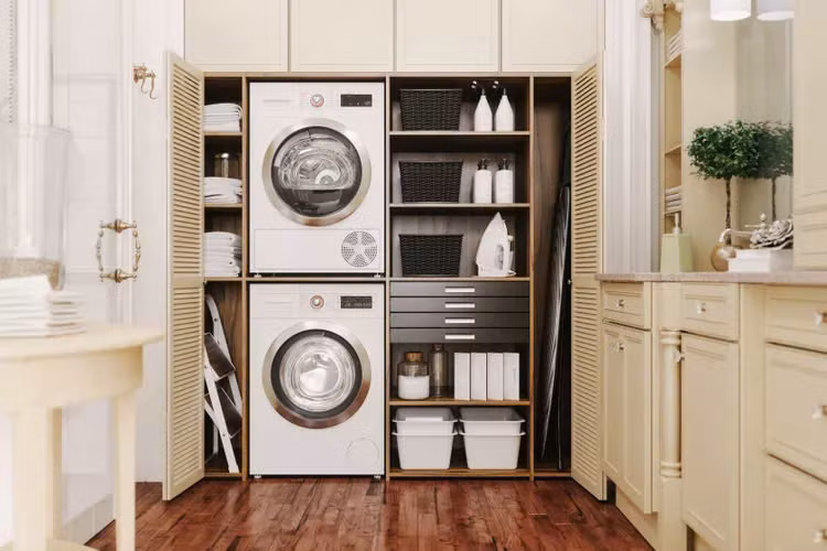 Giữ gìn quần áo sạch sẽ: Mọi người đều biết rằng nếu bạn không giặt giũ thường xuyên, quần áo có thể nhanh chóng bị bẩn - đó là lý do tại sao Mayorga tạo thói quen giặt giũ cho cô ấy và gia đình mỗi ngày.