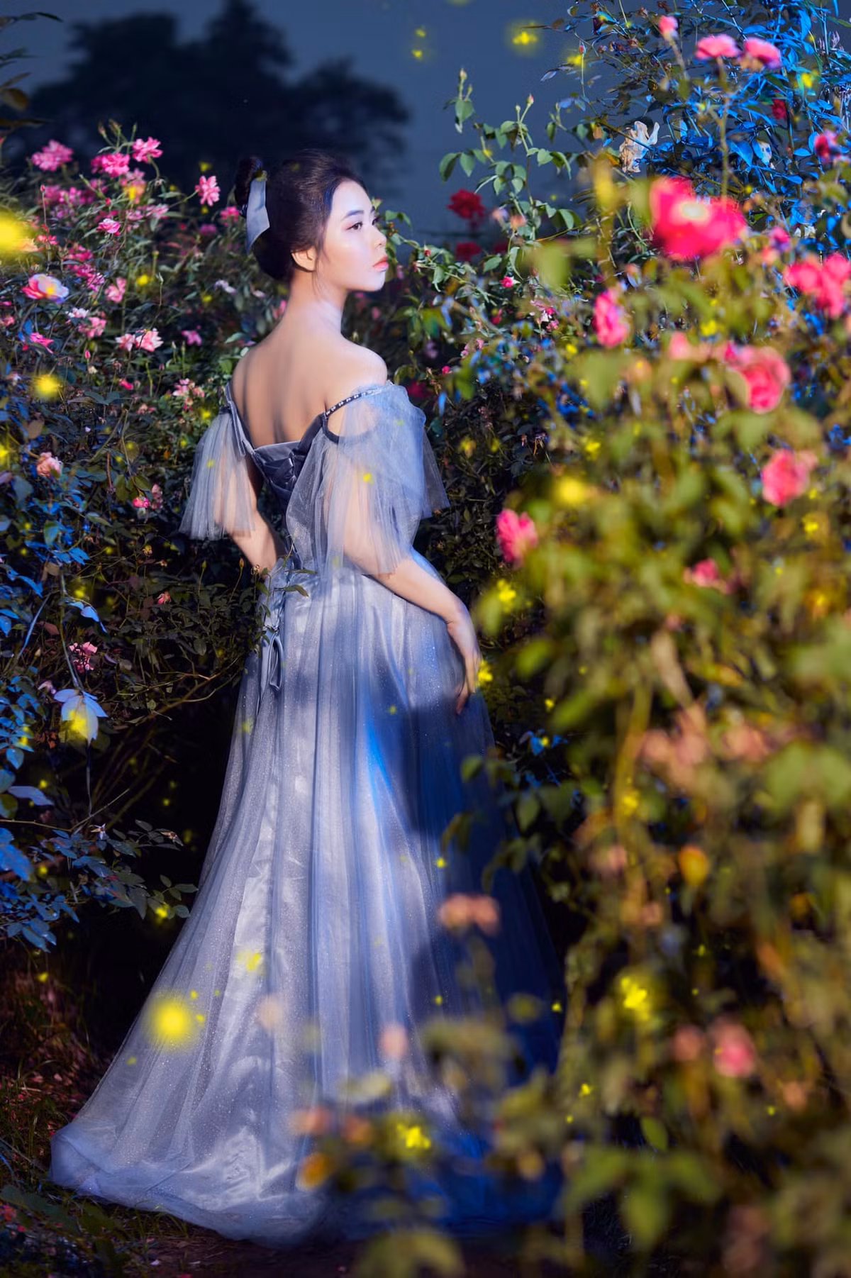 Nổi bật trên mạng xã hội với hàng ngàn lượt theo dõi, hot girl Quảng Ninh khiến không ít người ngưỡng mộ với thành tích học tập cực "khủng" như được vào đội tuyển học sinh giỏi Quốc gia, đạt giải Nhì môn Ngữ Văn duy nhất vào năm 2018, ...