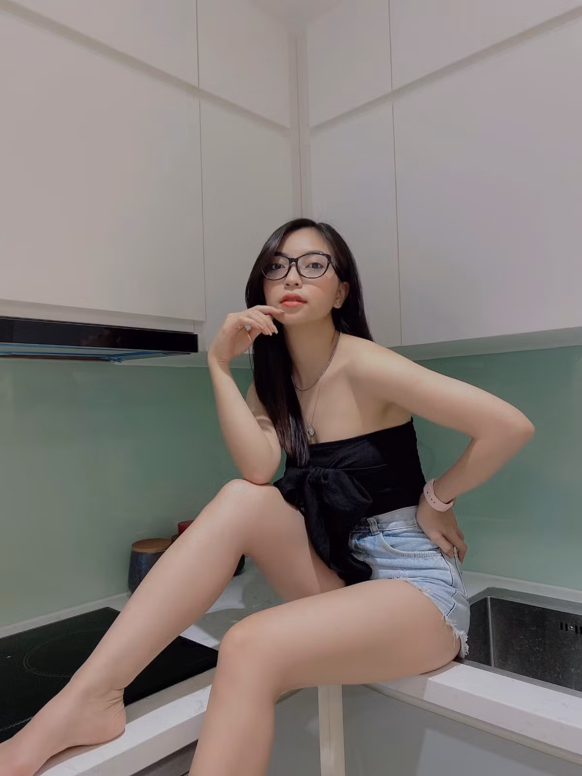 Hiện tại tất cả mọi thông tin trên chỉ là lời đồn đoán của cư dân mạng, sự thật về những hình ảnh đó chính chủ chưa lên tiếng.