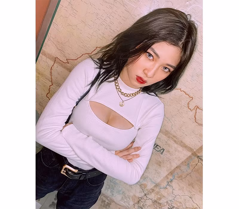 Pho dien body nong bong, hot girl Sai thanh 2K1 khien CDM 