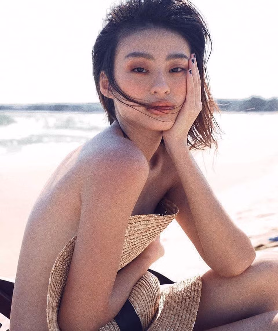 Nhiều người còn nhận xét hot girl Dương Minh Ngọc có thần thái của một ngọc nữ, toát lên vẻ thuần khiết, thoát tục.
