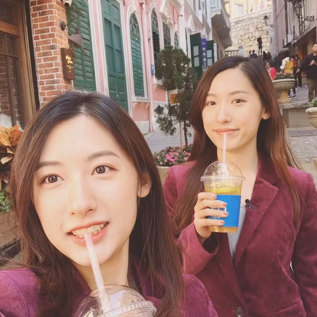 Ngoài công việc tại đài truyền hình, cô chị Vũ Mông hiện còn được biết đến với vai trò beauty blogger chuyên review sản phẩm làm đẹp.