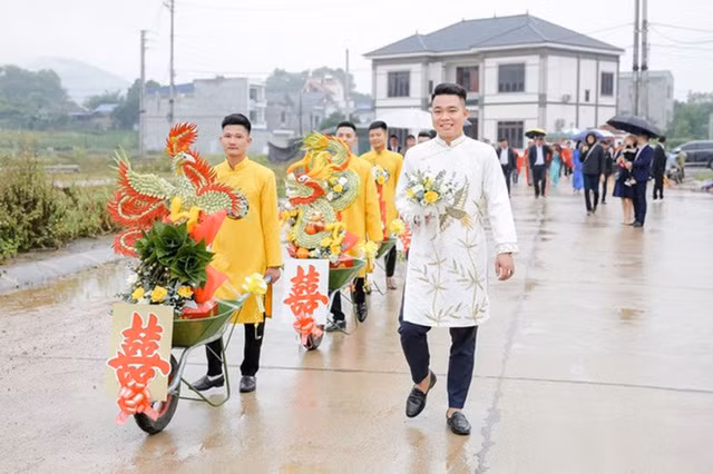 Hình ảnh những chiếc xe cút kít vốn dĩ đã có từ rất lâu, ở thời của thế hệ 7x xưa chiếc xe đơn sơ này chính là trò chơi mà mọi đứa trẻ lúc đó đều mong muốn có được.