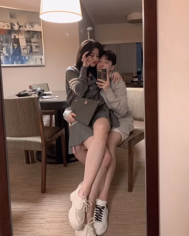 Cả hai đều sở hữu ngoại hình hơn người nên khi đứng cạnh nhau thì đúng là không còn gì để chê.