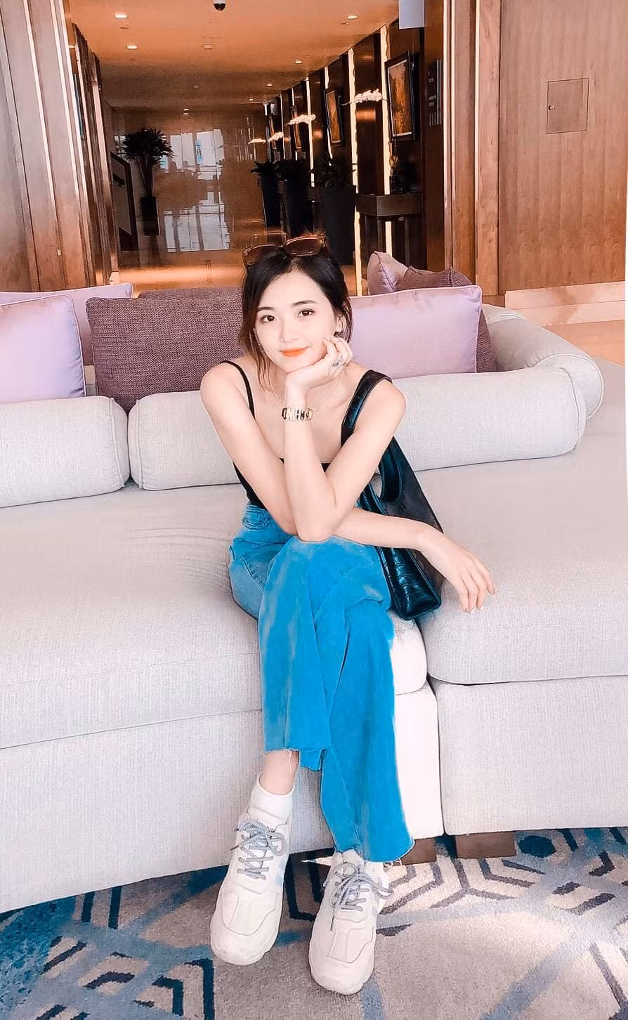 Nhiều người cảm thấy tiếc cho nhan sắc của Thu Hương khi không lấn sân showbiz, nhưng Thu Hương cho hay, cô hài lòng với cuộc sống hiện tại.