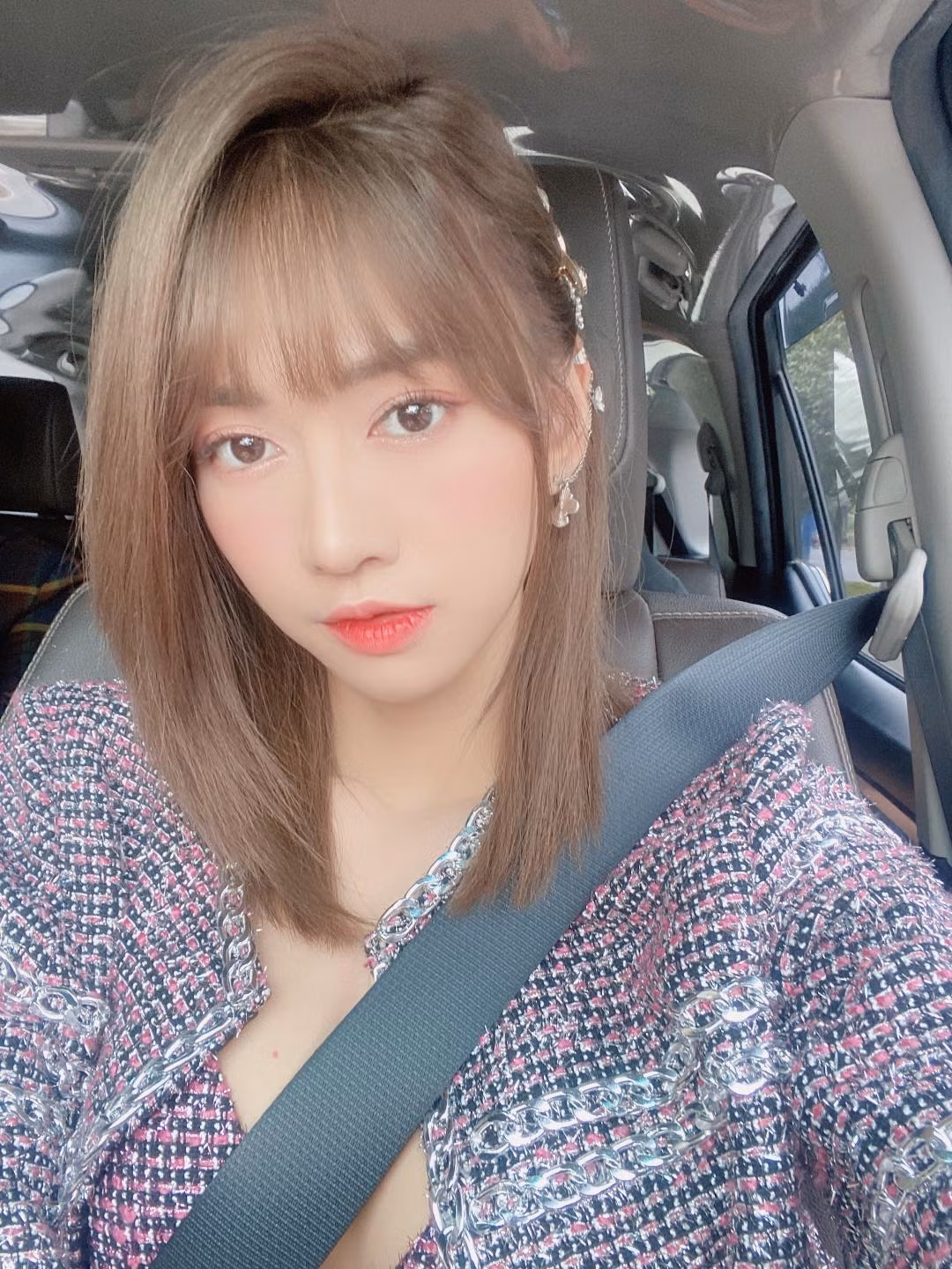 Lê Bống được biết đến với vai trò là một Youtuber, Tiktoker, người mẫu ảnh. Ngoài ra, Lê Bống cũng tham gia diễn xuất trong một số MV ca nhạc.