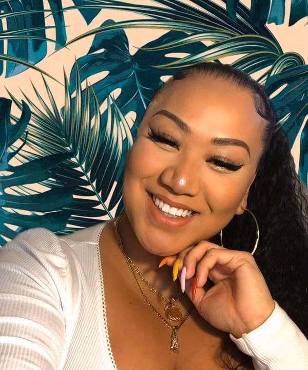 Đời tư ít biết của nữ vlogger gốc Việt qua đời vì COVID-19 Doi tu it biet cua nu vlogger goc Viet qua doi vi COVID-19