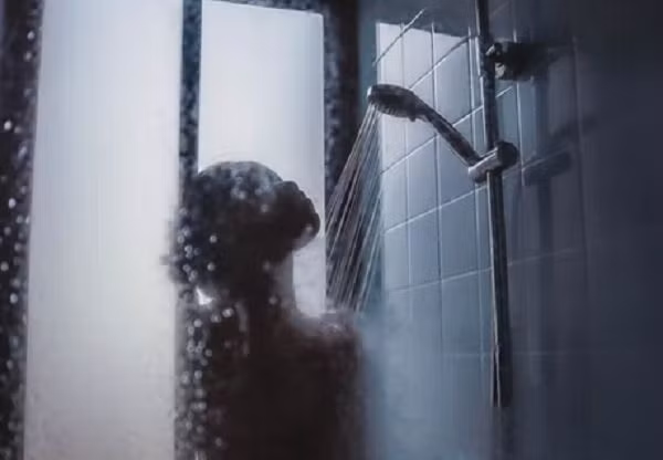 Đêm tân hôn, vợ tắm 10 lần khiến chồng muốn bỏ ngay lập tức Dem tan hon, vo tam 10 lan khien chong muon bo ngay lap tuc