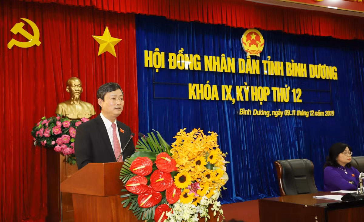 Từ năm 2012 đến 2013, ông giữ chức chủ tịch UBND thị xã Dĩ An. Tháng 8/2013, ông Minh được phân công làm trưởng Ban nội chính Tỉnh ủy. Tháng 4/2014, ông Minh làm Phó chủ tịch UBND tỉnh. 