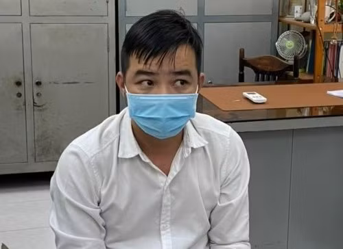 Tin nóng 15/1: Nhiễm HIV dụ dỗ quan hệ tình dục đồng tính với trẻ em Tin nong 15/1: Nhiem HIV du do quan he tinh duc dong tinh voi tre em