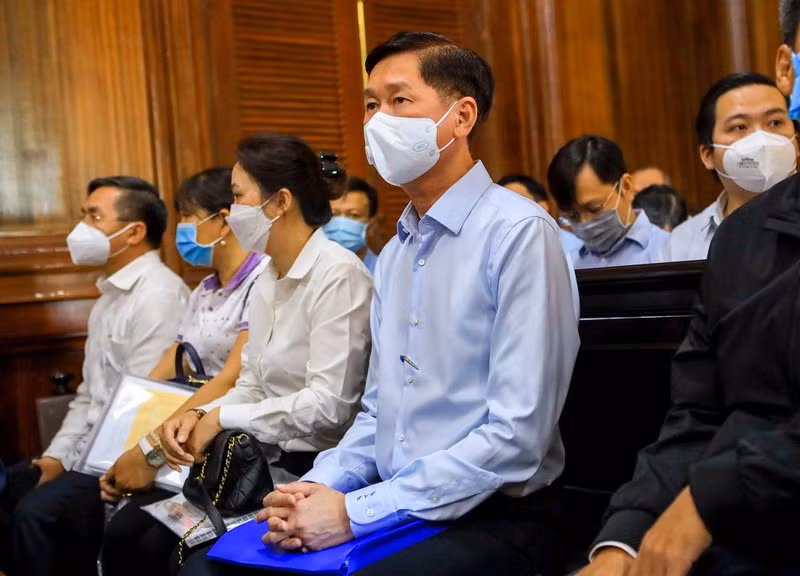 Ông Trần Vĩnh Tuyến biết rõ Dự án khu nhà ở tại khu phố 4, phường Phước Long B, Quận 9 (TP.HCM) phải thực hiện theo đúng quy định của pháp luật về quản lý, sử dụng vốn nhà nước đầu tư vào sản xuất, kinh doanh tại doanh nghiệp, phải tiến hành thẩm định giá... nhưng vẫn ký quyết định chấp thuận cho SAGRI chuyển nhượng sang Tổng Công ty Phong Phú trái quy định.