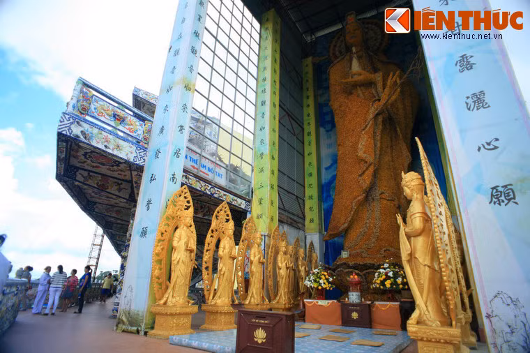 Chùa được khởi công xây dựng vào năm 1949, hoàn thành năm 1950. Năm 1990 thượng tọa Thích Tâm Vị cho trùng tu lại chùa và xây dựng thêm nhiều công trình mới.