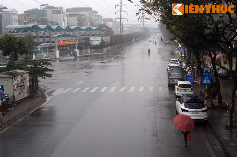 Đường Trần Quang Khải, một tuyến đường huyết mạch của Hà Nội nhìn từ cầu Long Biên.
