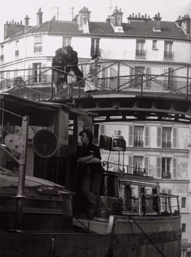 Trên cảng Jemmapes, Paris năm 1970. Ảnh: Robert Doisneau.