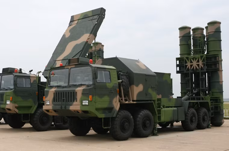 Như đã đưa tin, các hình ảnh vệ tinh quốc tế đã phát hiện việc Trung Quốc triển khai trái phép hệ thống tên lửa phòng không HQ-9 trên đảo Phú Lâm, quần đảo Hoàng Sa thuộc chủ quyền của Việt Nam. Hành động này được thế giới mà đặc biệt là Mỹ cảnh báo có thể gây căng thẳng đáng kể trên Biển Đông.