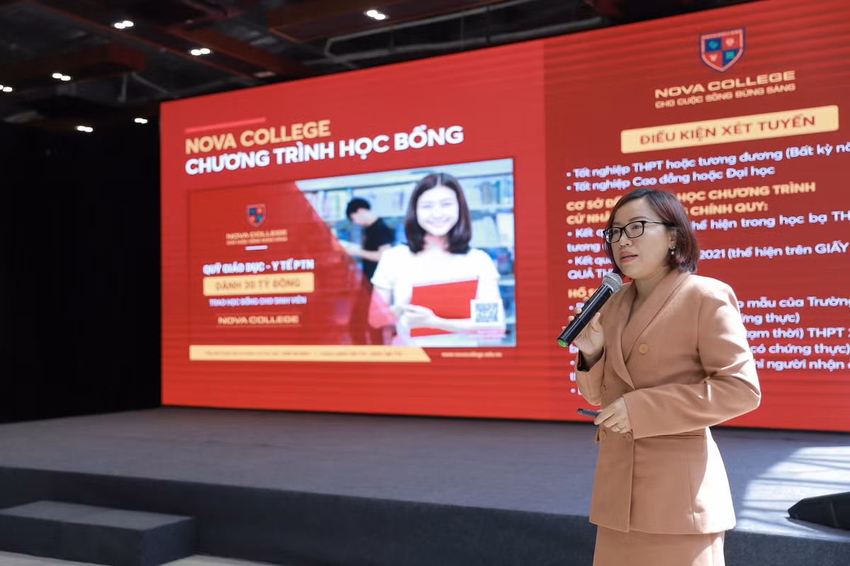 Campus Tour doc dao cua Nova College thu hut hon 400 hoc sinh