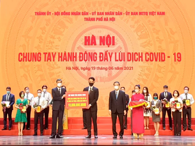Tan Hoang Minh tiep tuc ung ho cong tac phong chong dich covid - 19-Hinh-2